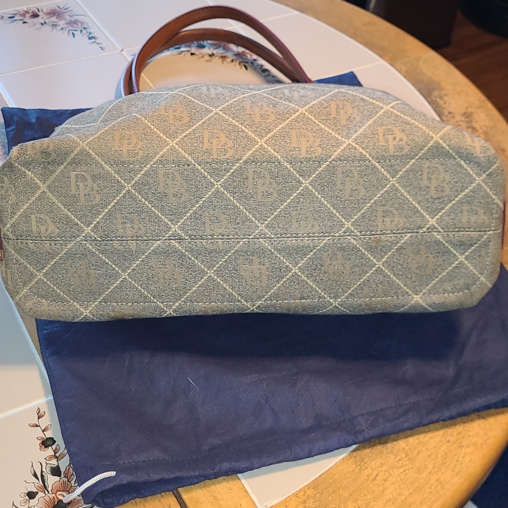 Dooney & Bourke Handbag, Pre-loved. - Picture 7 of 12